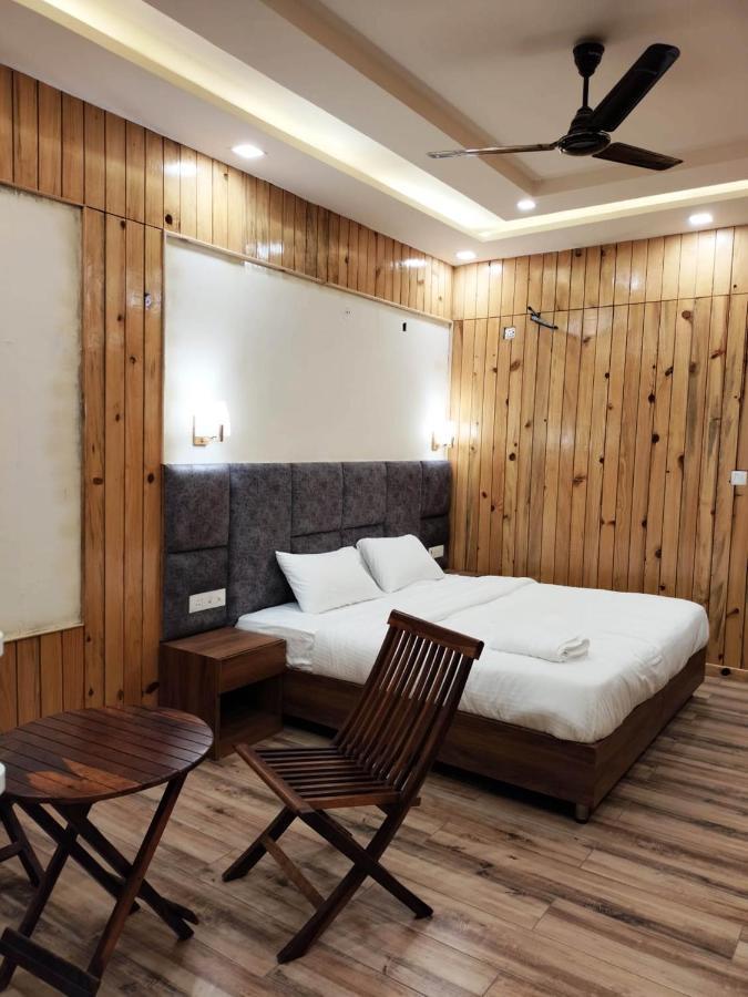 Qcent Woods Resort & Spa, Rishīkesh Buitenkant foto