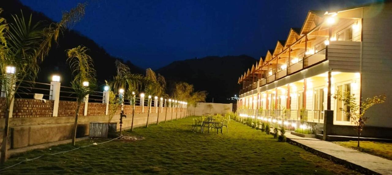 Qcent Woods Resort & Spa, Rishīkesh Buitenkant foto
