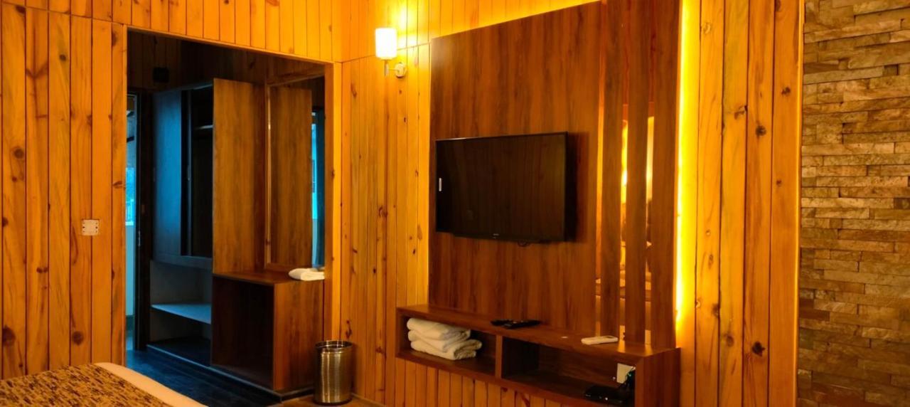 Qcent Woods Resort & Spa, Rishīkesh Buitenkant foto