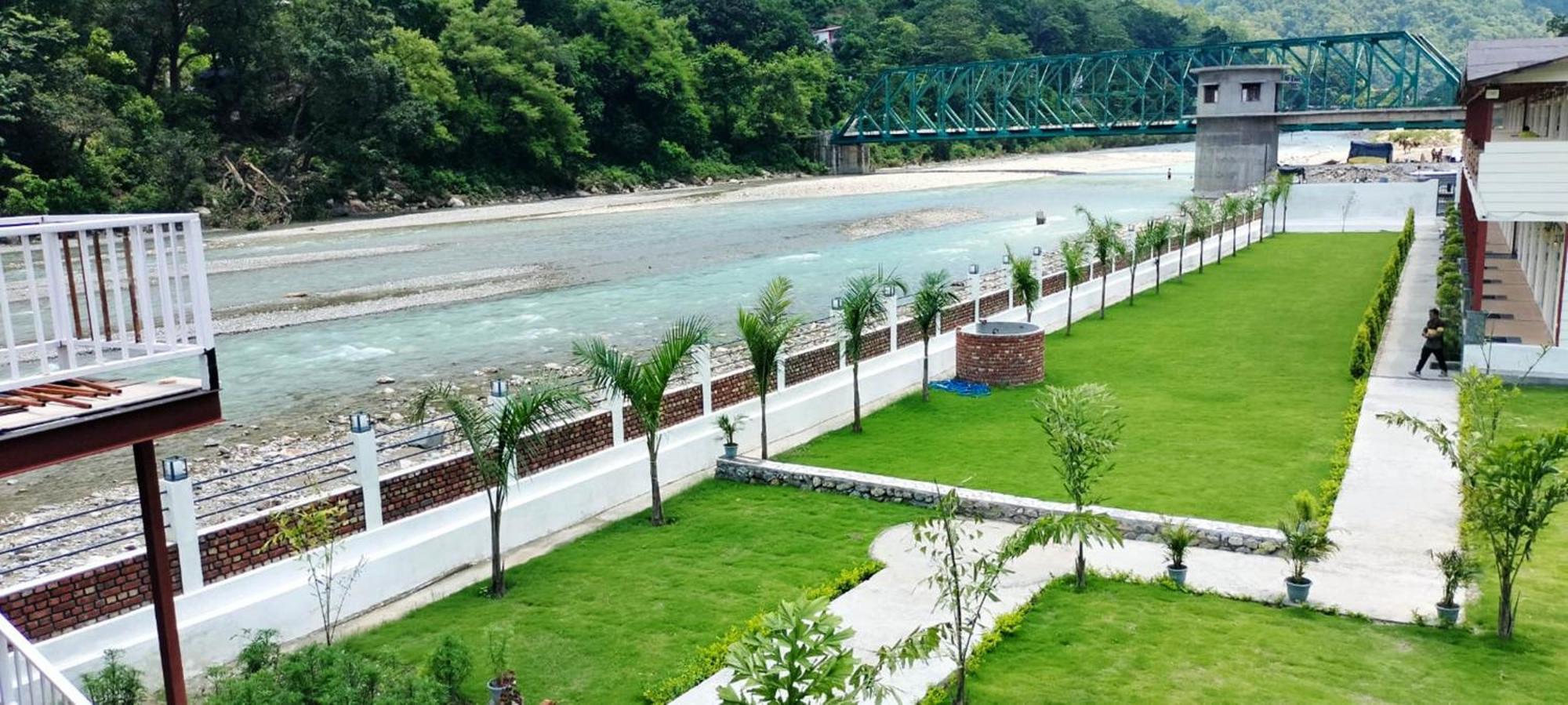 Qcent Woods Resort & Spa, Rishīkesh Buitenkant foto
