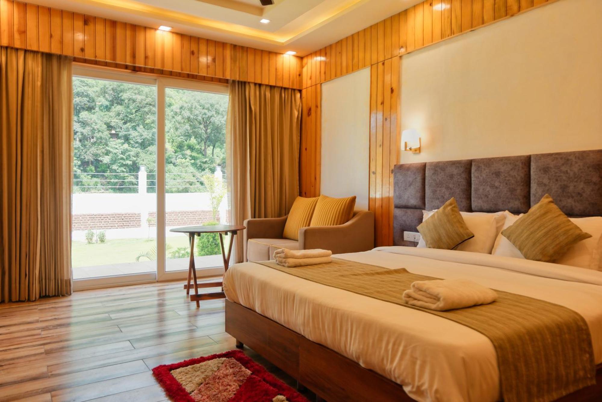 Qcent Woods Resort & Spa, Rishīkesh Buitenkant foto