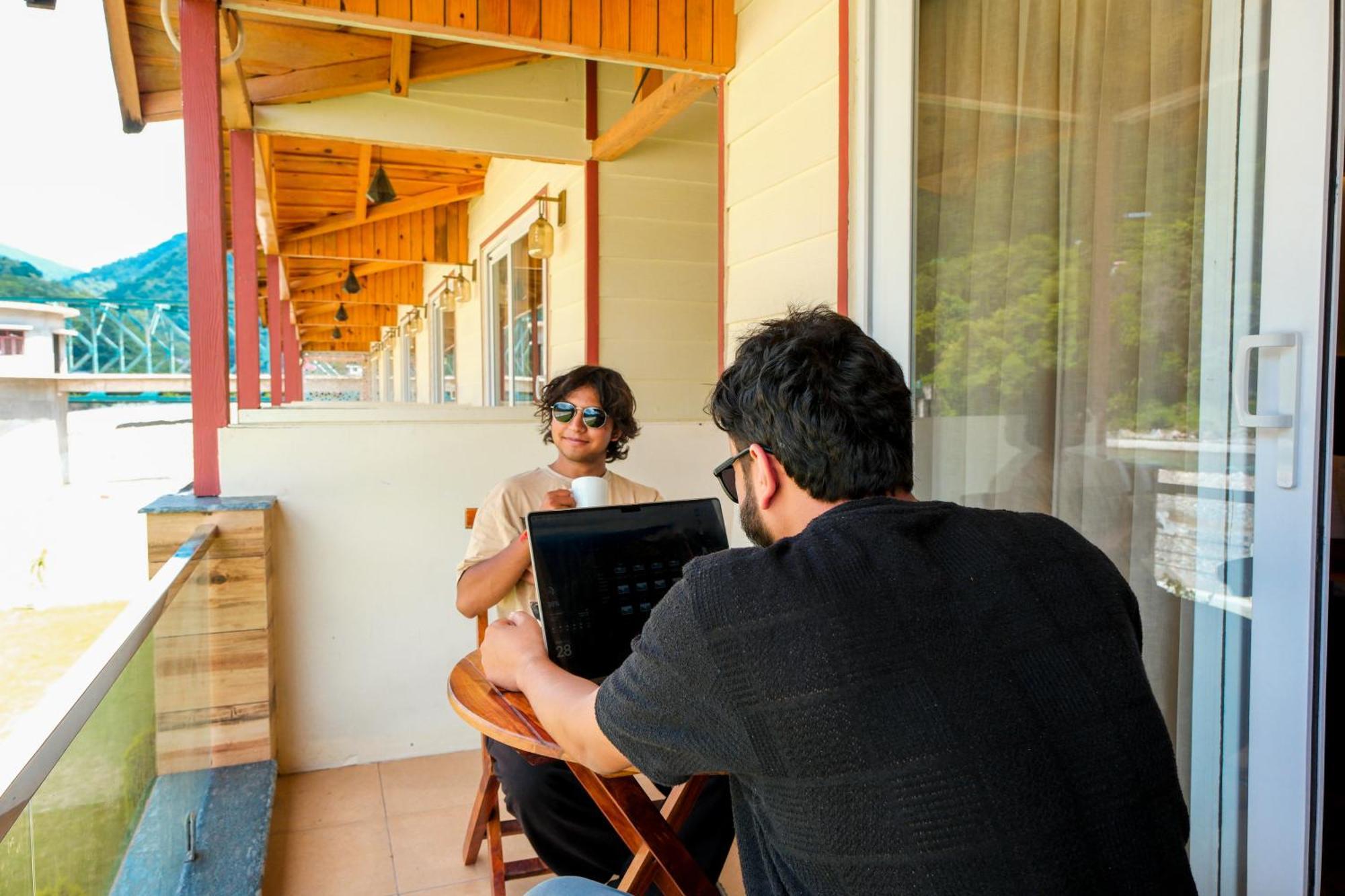 Qcent Woods Resort & Spa, Rishīkesh Buitenkant foto