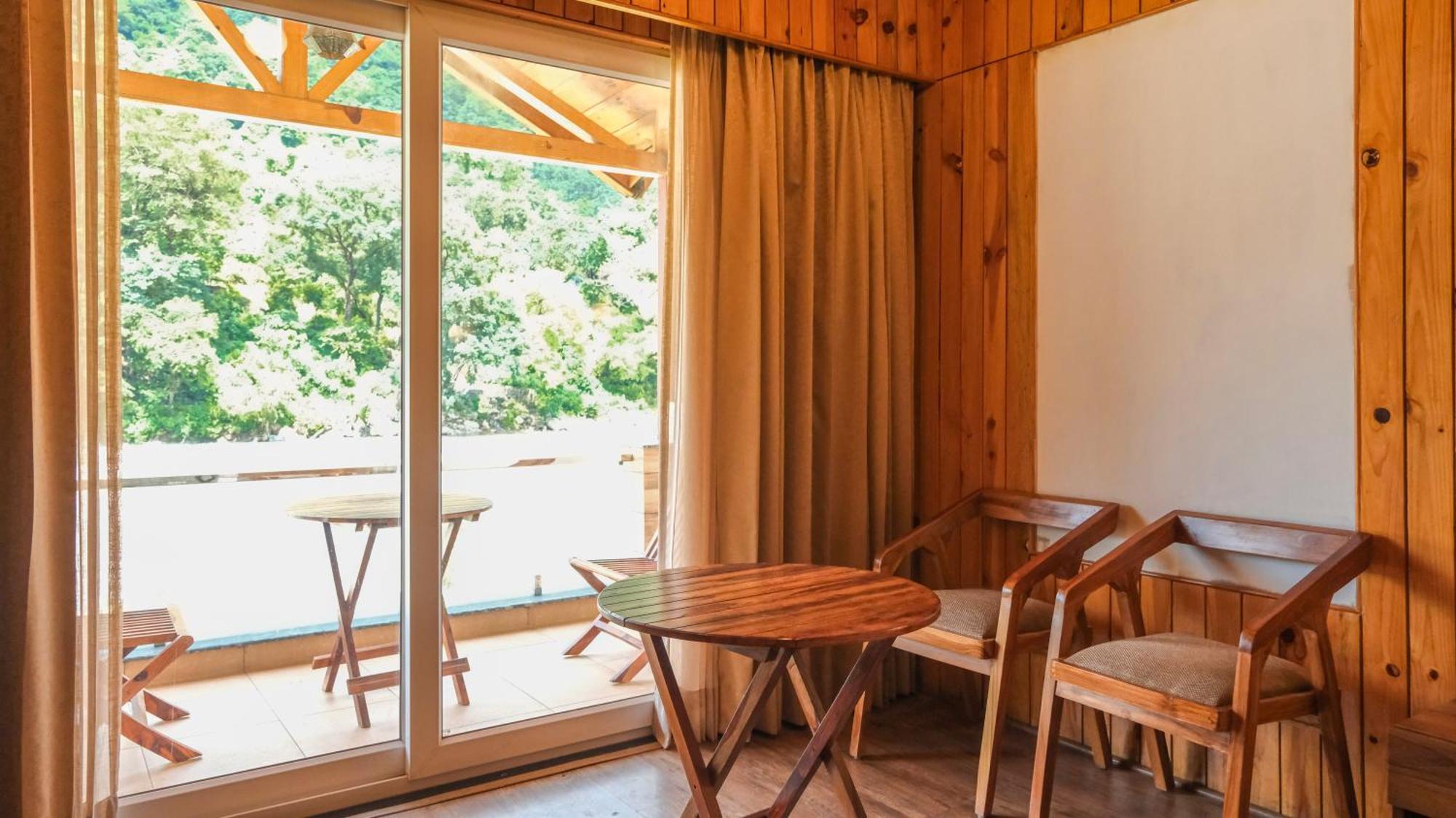 Qcent Woods Resort & Spa, Rishīkesh Buitenkant foto