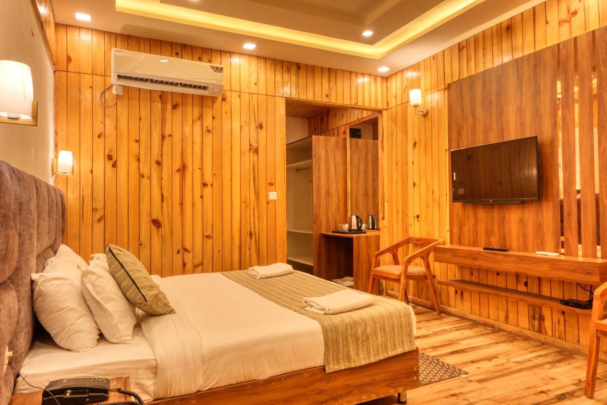 Qcent Woods Resort & Spa, Rishīkesh Buitenkant foto