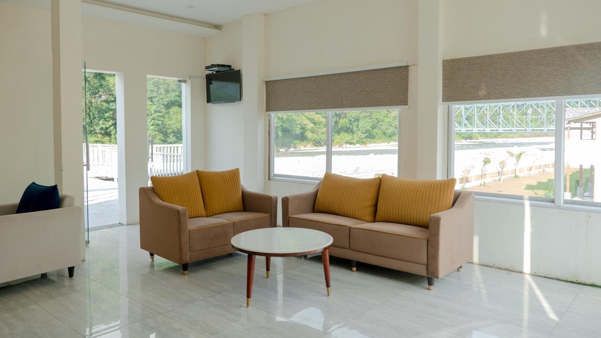 Qcent Woods Resort & Spa, Rishīkesh Buitenkant foto