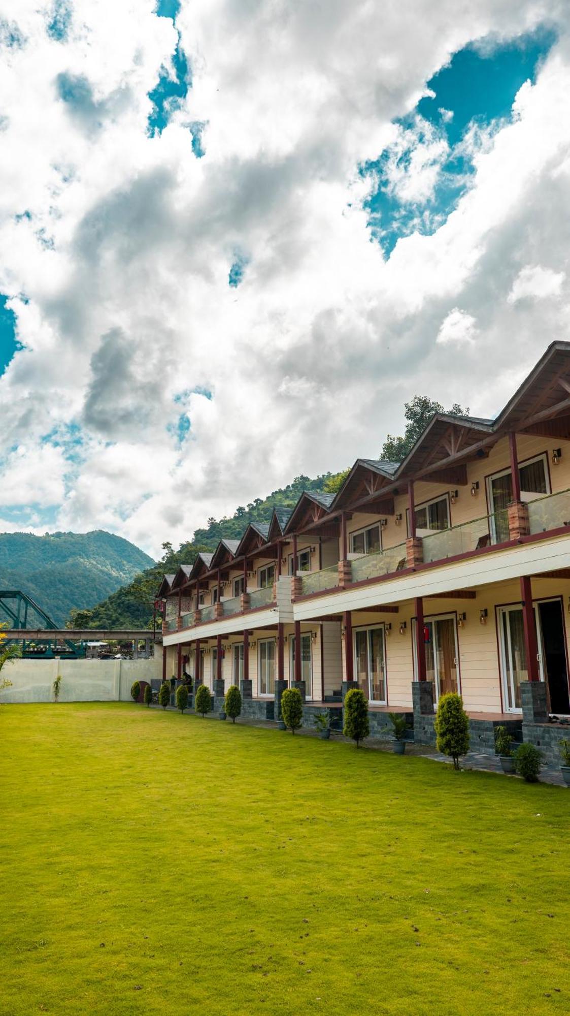 Qcent Woods Resort & Spa, Rishīkesh Buitenkant foto
