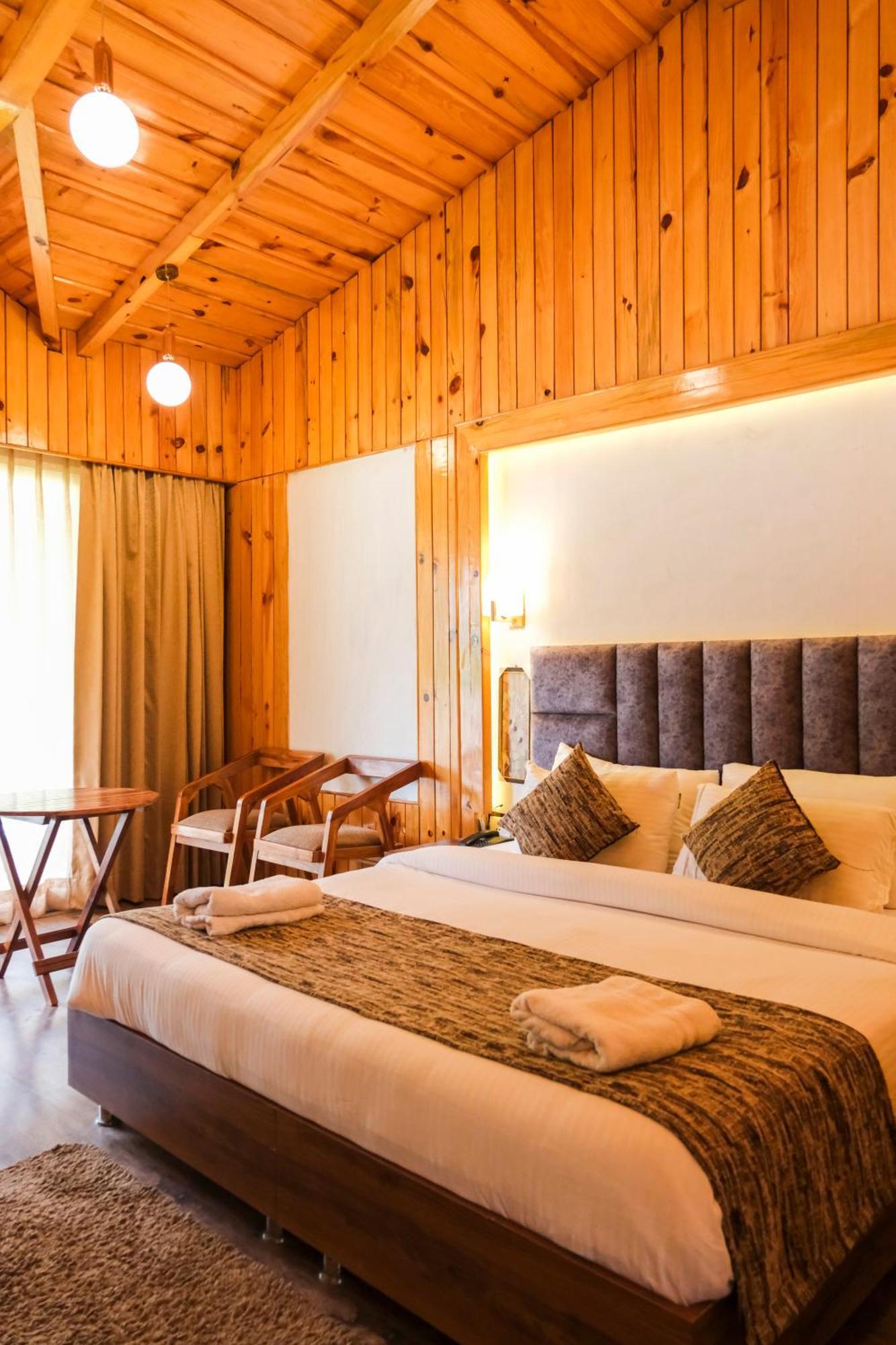 Qcent Woods Resort & Spa, Rishīkesh Buitenkant foto