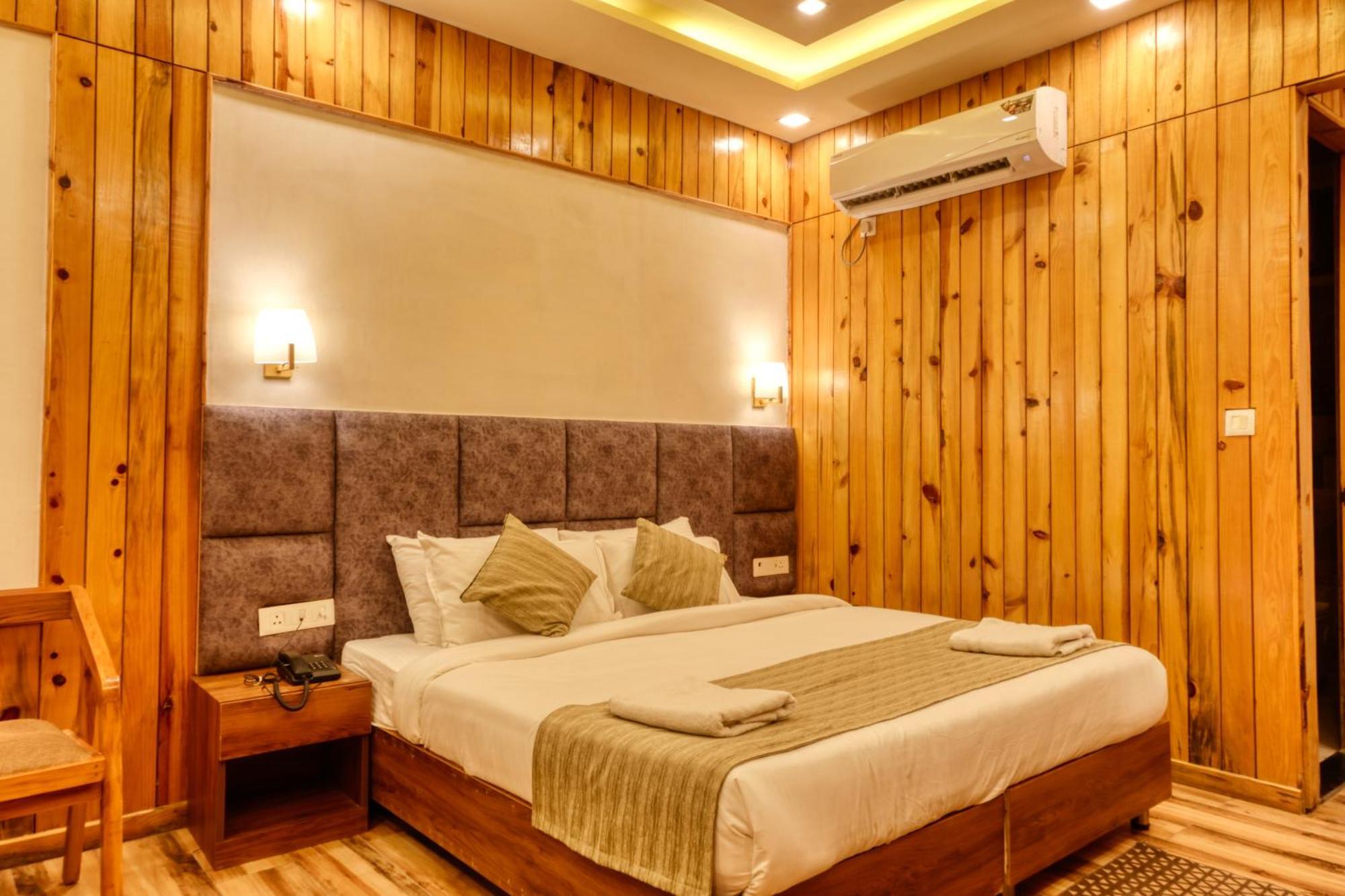 Qcent Woods Resort & Spa, Rishīkesh Buitenkant foto
