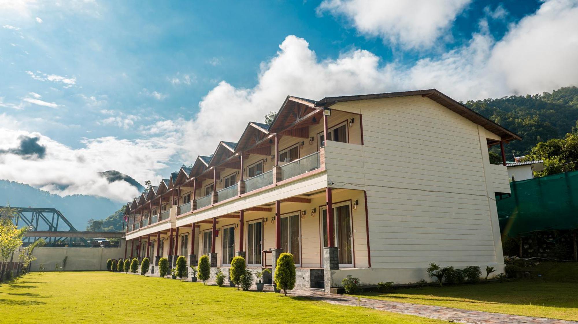Qcent Woods Resort & Spa, Rishīkesh Buitenkant foto